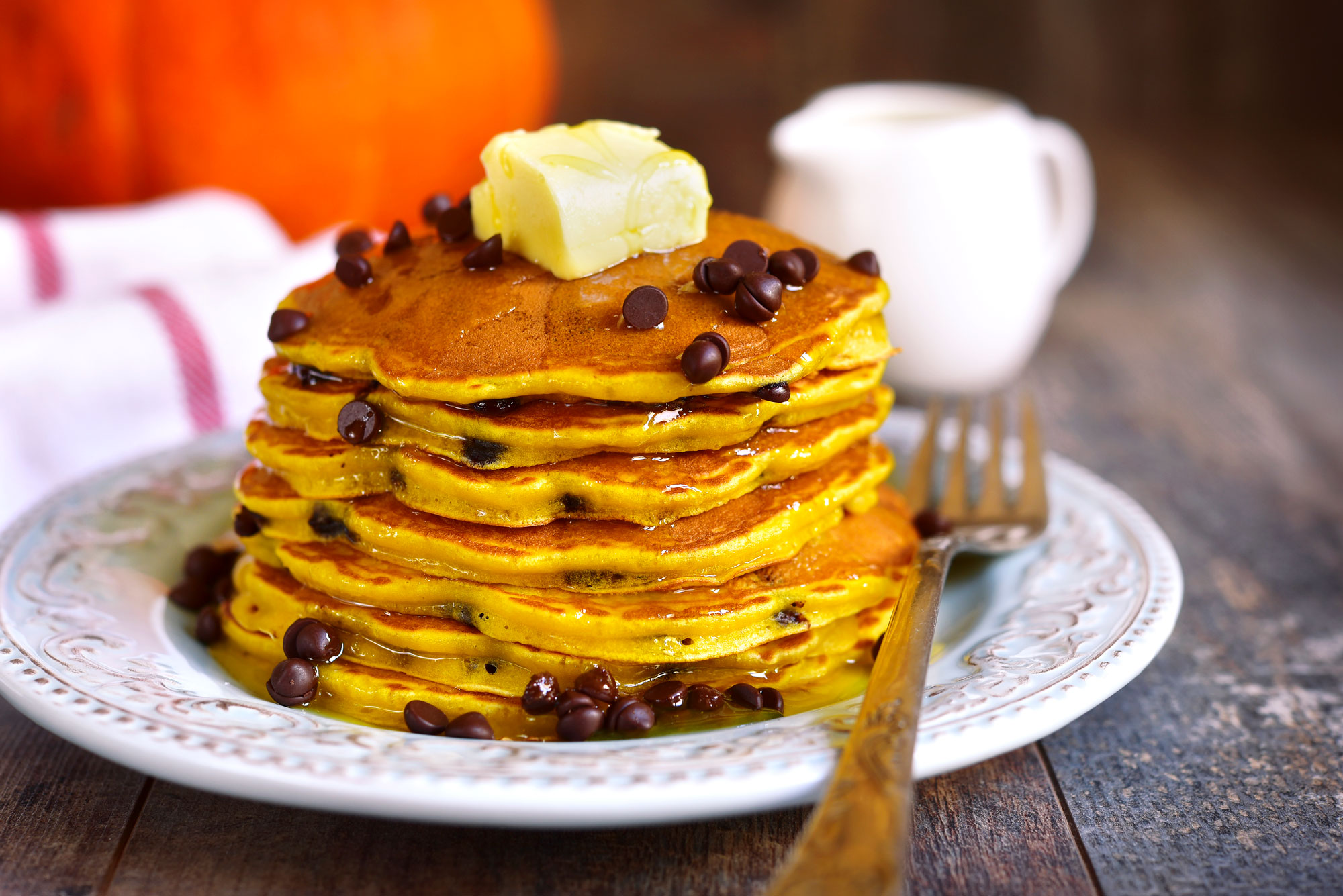 Egg Nog Christmas Day Orange-Chocolate Chip Pancakes | Farmers Dairy