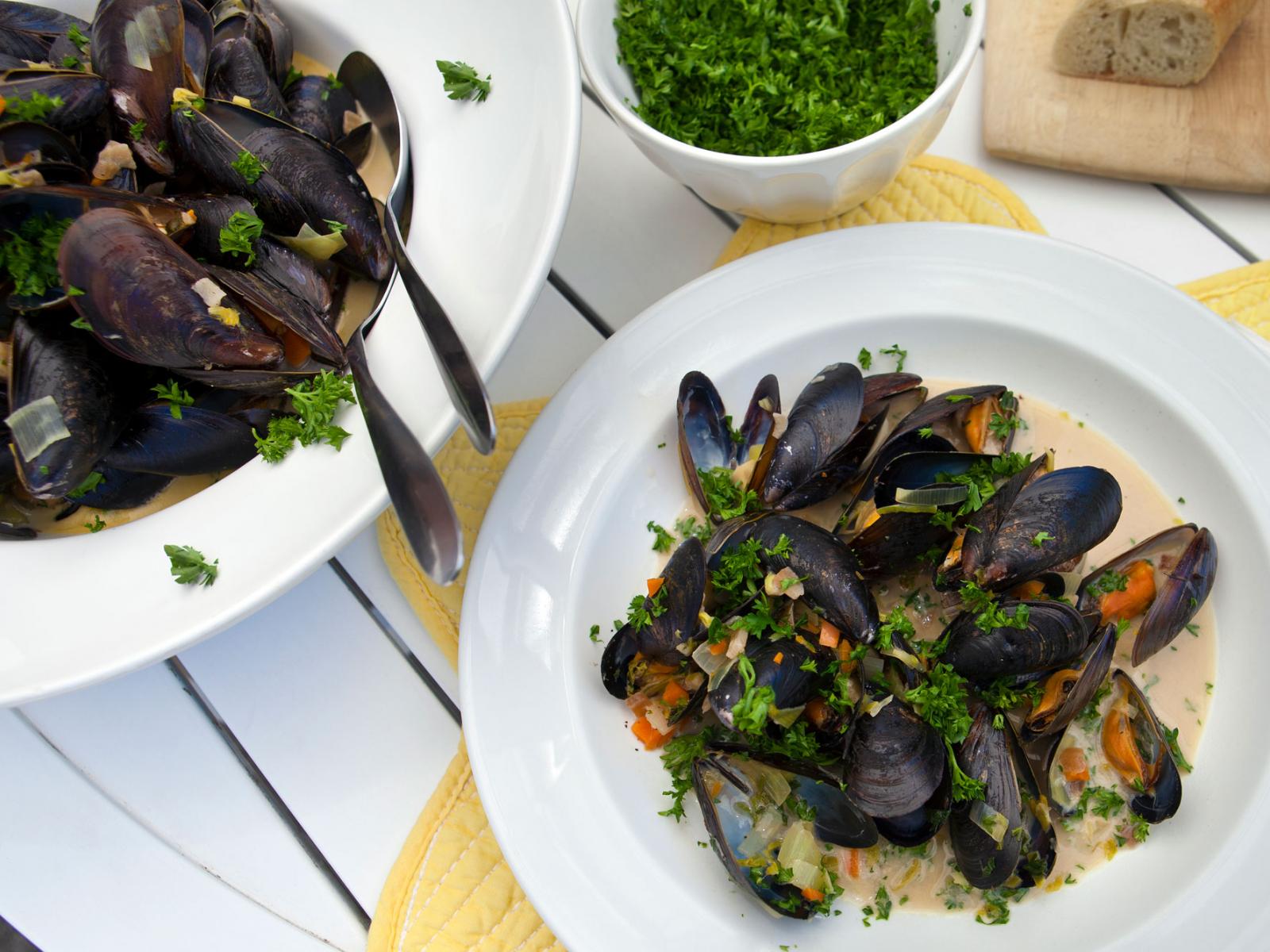 Steamed Mussels in a Beer, Cream and Garlic Sauce Recipe