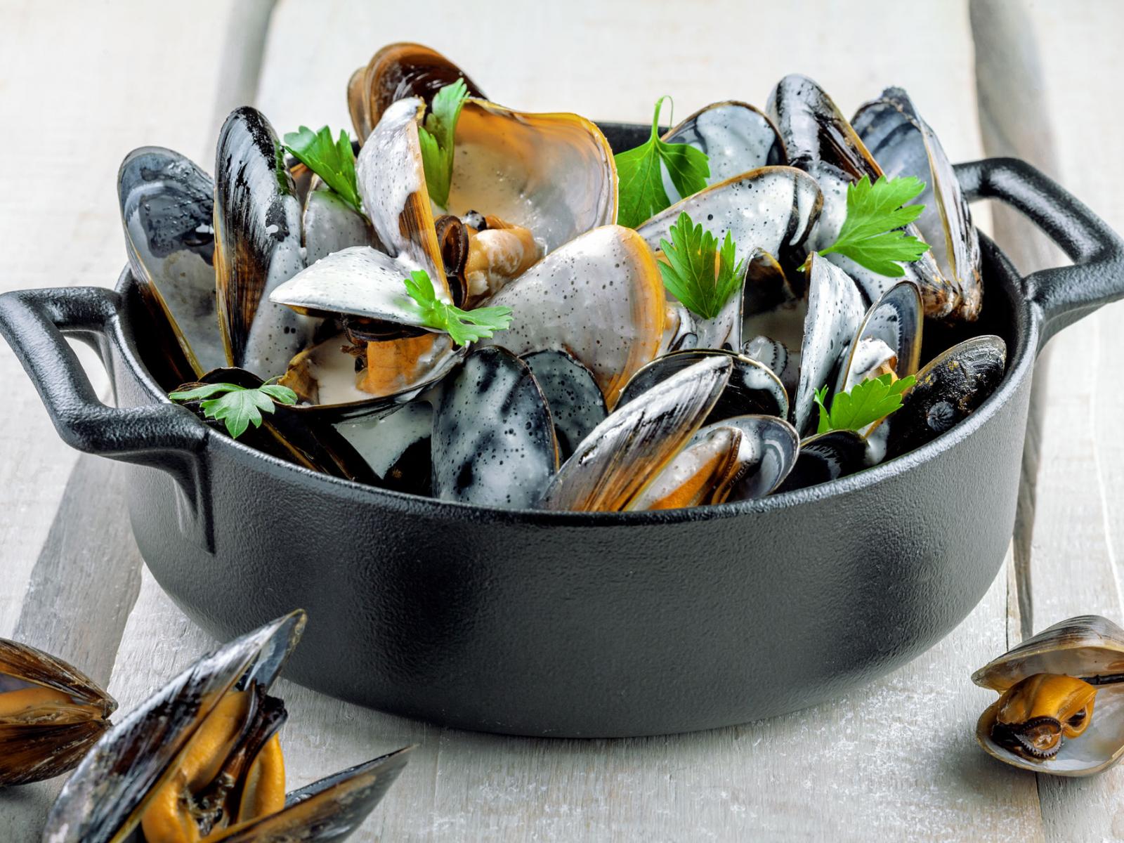 Steamed Mussels in a Cream Sauce Recipe